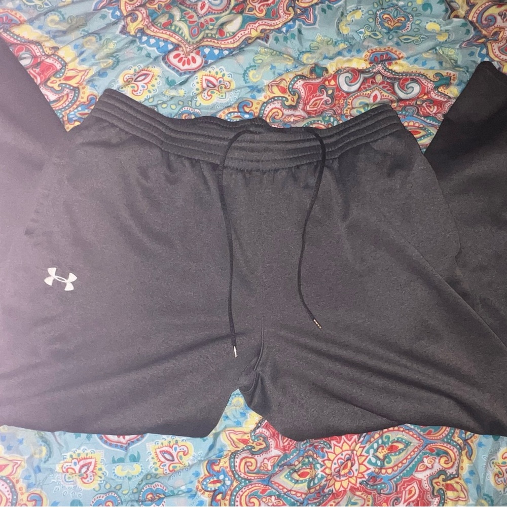 Men’s Under Armour sweats.